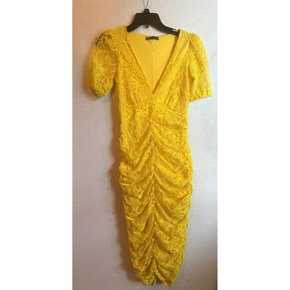 Zara Yellow Floral Lace Ruched Bodycon Midi Dress V-Neck Size M Short Sleeve
